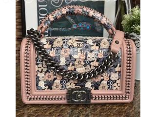 シャネル大人気バッグの新作 人気の猫モチーフ 個性シャネルBOY CHANELチェーンショルダーバッグ CHANELボーイシャネル