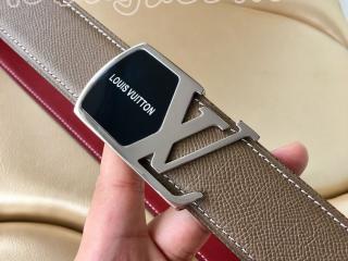 ルイ・ヴィトン 男性用ベルト シルバーのバックル