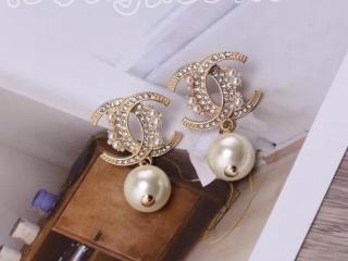 シャネルピアス パール CCロゴ 揺れるCHANELピアス