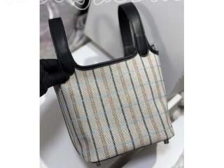 PLock18-3 エルメス バッグ スーパーコピー 25新作 HERMES ピコタンロック Picotin Lock 18 柄入り 刺繍 ハンドバッグ 