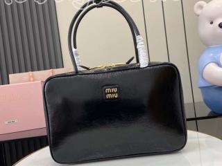 5BB117-3 ミュウミュウ バッグ スーパーコピー 25SS新作 MIUMIU ボー ナプラックパテントレザー バッグ レディース ハンドバッグ