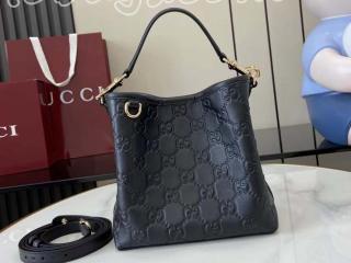 815118 AAFDV 1000 グッチ バッグ スーパーコピー 25新作 GUCCI 〔GGエンブレム〕スモール バケットバッグ ブラック GGエンボス レザー ショルダーバッグ