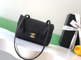 AP5068-1 シャネル バッグ スーパーコピー CHANEL 2026年春夏 プレコレクションシャイニー グレインド カーフスキン  ストラップ クラッチ バッグ