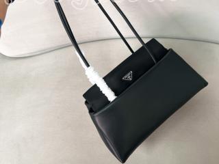 1BA495_2G52_F0002_V_OPO プラダ バッグ スーパーコピー 26新作 PRADA プラダ パサージュ ミディアム レザー バッグ Re-Nylon フラップ付 ショルダーバッグ