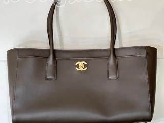 AS6243-3 シャネル バッグ スーパーコピー 2026年春夏 CHANEL スモール ショッピング バッグ カーフスキン レディース トートバッグ